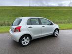 Toyota Yaris 1.3 16V Vvt-i 5DR 2008 Grijs, Origineel Nederlands, Te koop, Zilver of Grijs, 5 stoelen