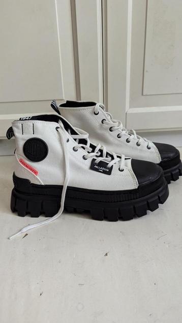 Nieuwe Stoere Palladiums met chunkyplatform zool maat 39 beschikbaar voor biedingen