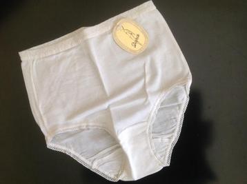 LOT  LUXE  LINGERIE :  laatste stukken beschikbaar voor biedingen