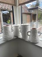 4 gave minimalistische handmade vazen van witte klei, Ophalen, Wit, Aardewerk of Porselein, Zo goed als nieuw