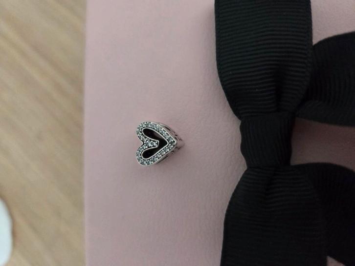 Diverse Pandora bedels, Sieraden, Tassen en Uiterlijk, Bedels, Zo goed als nieuw, Pandora, Zilver, 1 bedel, Ophalen