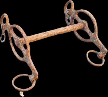 Antiek paardenbit beschikbaar voor biedingen