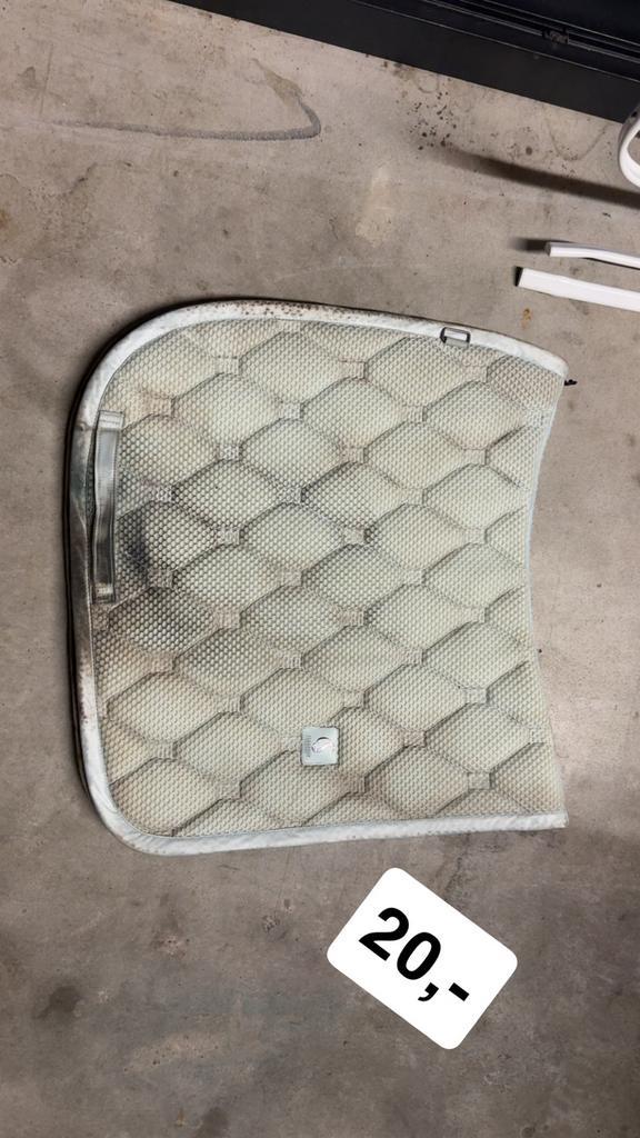 Partij paarden spullen. Dekjes van eskadron, zadel, laarzen., Dieren en Toebehoren, Paarden en Pony's | Overige Paardenspullen