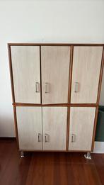 Brown cupboard with silver handles, Ophalen, Zo goed als nieuw