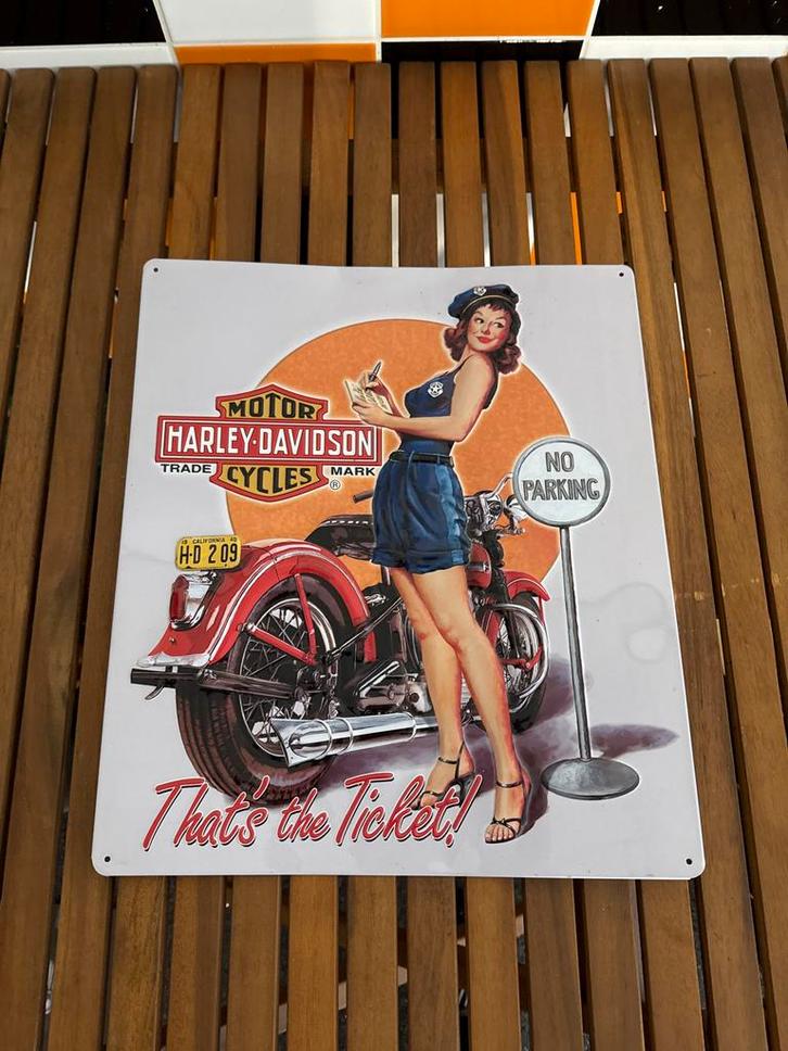 Harley Davidson Pin-Up Wanddecoratie, Huis en Inrichting, Woonaccessoires | Wanddecoraties, Ophalen