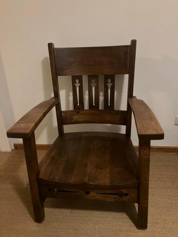 Mooie Kloosterstoel - Stevig en Comfortabel beschikbaar voor biedingen