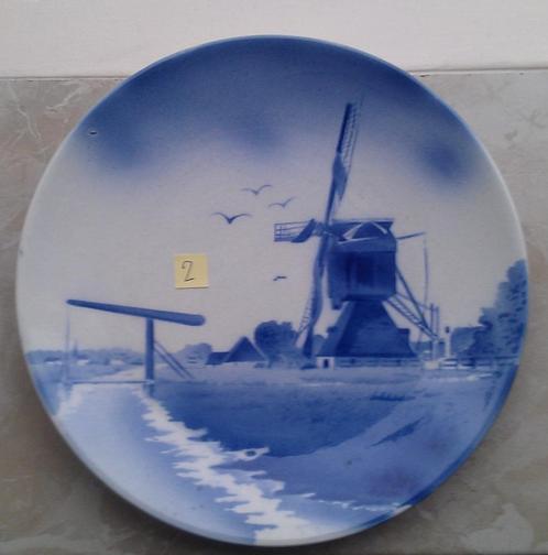 2 stuks blauwe molen wandborden. diameter = 24 cm., Antiek en Kunst, Antiek | Wandborden en Tegels, Ophalen of Verzenden