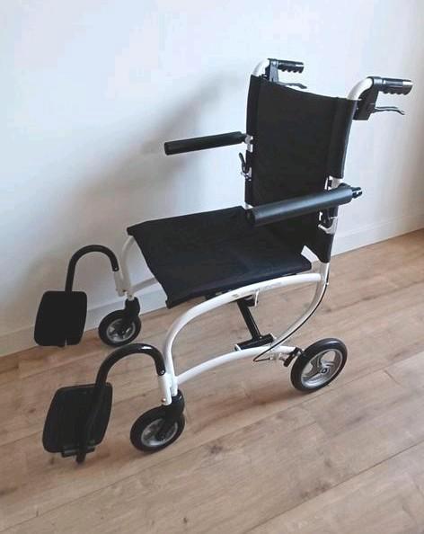 Caremart lichtgewicht inklapbare transport rolstoel, Diversen, Rolstoelen, Gebruikt, Duwrolstoel, Inklapbaar, Ophalen