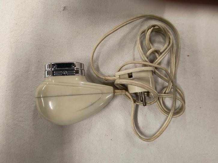 PHILISHAVE THE EGG 1951 Scheerapparaat - Philips Type 7743, Verzamelen, Overige Verzamelen, Gebruikt, Ophalen of Verzenden