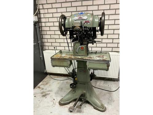 Vihl Pedersen Rapid-D stikmachine tot 20mm dikte, Zakelijke goederen, Machines en Bouw | Overig, Ophalen