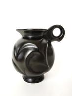 Zenith gouda Willem Stuurman ? Zwart plateel vaasje, Verzenden