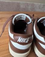 Nike Dunk Low Bruin/Wit - Maat 37.5, Kleding | Dames, Ophalen of Verzenden, Zo goed als nieuw, Bruin, Sneakers of Gympen