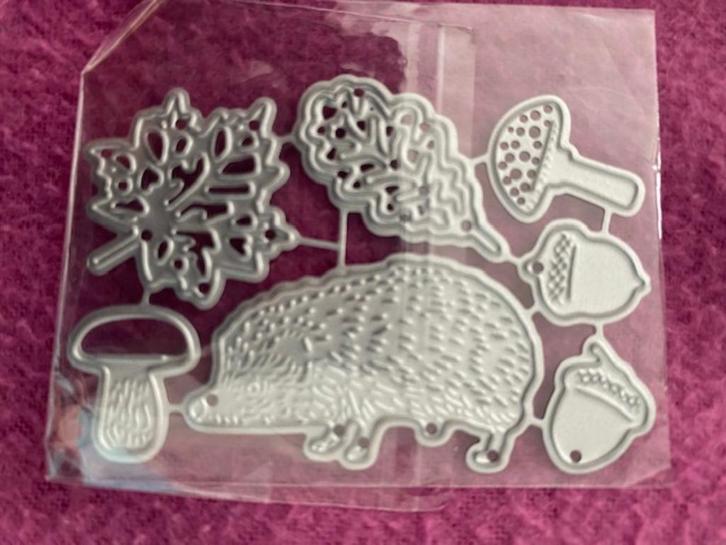 snijmal egel bladeren eikels paddestoel, Hobby en Vrije tijd, Kaarten | Zelf maken, Nieuw, Pons of Mal, Natuur, Ophalen of Verzenden