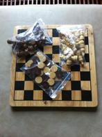 Houten schaak/dambord met schaak+dam stenen, Hobby en Vrije tijd, Gezelschapsspellen | Bordspellen, Ophalen of Verzenden, Zo goed als nieuw