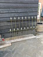 Oud antiek Sierhekwerk 2 stuks degelijk, Ophalen, Gebruikt, IJzer, Sierhekwerk