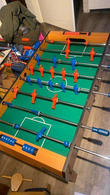Tafelvoetbal beschikbaar voor biedingen