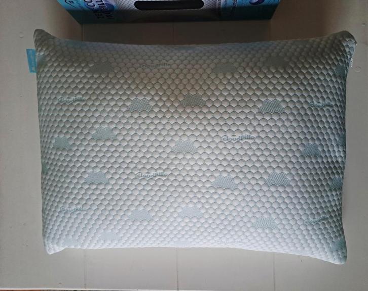 Cloudpillow kussen 65/45cm, Huis en Inrichting, Slaapkamer | Beddengoed, Zo goed als nieuw, Kussen, Eenpersoons, Wit, Ophalen of Verzenden