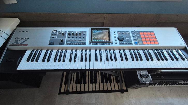 Roland Fantom X7, Muziek en Instrumenten, Synthesizers, Gebruikt, 61 toetsen, Roland, Met midi-aansluiting, Ophalen