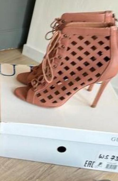 Mt 39- Zomer schoenen pumps sandalen zwarte en roze Guess, Kleding | Dames, Schoenen, Zo goed als nieuw, Roze, Ophalen of Verzenden