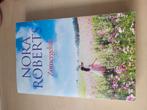 Nora Roberts - Zomergeluk, Boeken, Ophalen of Verzenden, Zo goed als nieuw, Nederland, Nora Roberts
