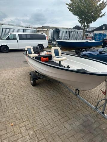 Tekoop vis/toerboot beschikbaar voor biedingen