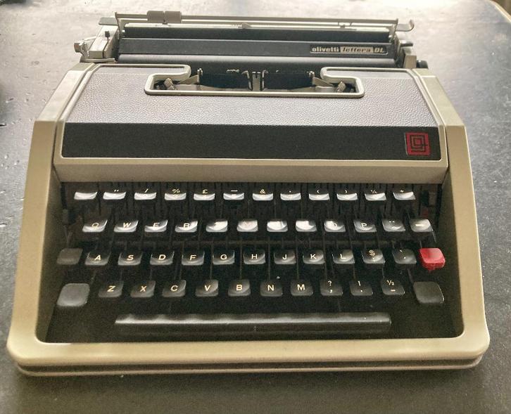 Vintage Olivetti Lettera De Luxe, Diversen, Typemachines, Gebruikt, Ophalen of Verzenden