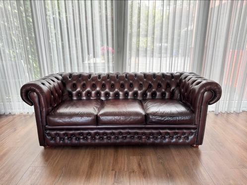 Zeer gave vintage donker bruin leren Chesterfield 3zits bank, Huis en Inrichting, Banken | Bankstellen, Gebruikt, Rechte bank