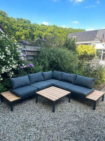 Prachtige Ibiza loungeset beschikbaar voor biedingen