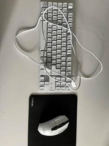 gxt trust gaming keyboard en muis + muismat beschikbaar voor biedingen