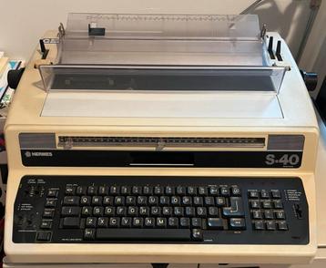 Elektronische typemachine beschikbaar voor biedingen