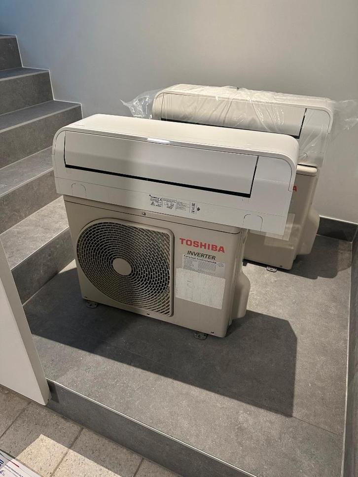 2x Airco TOSHIBA duo split airco 4.2 en 2.5 kW., Witgoed en Apparatuur, Airco's, Gebruikt, Wandairco, 100 m³ of groter, 3 snelheden of meer