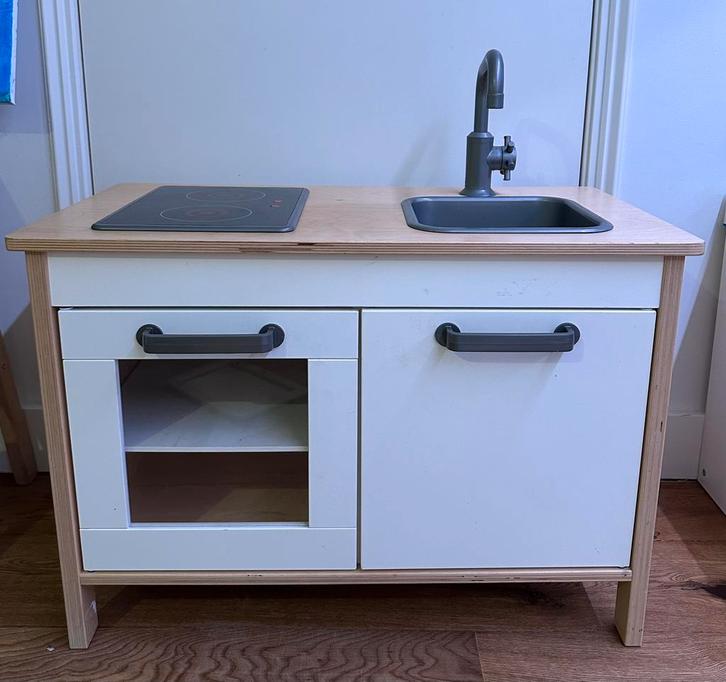 Speelkeuken met kookspullen, Kinderen en Baby's, Speelgoed | Speelkeukens, Gebruikt, Speelkeuken, Hout, Ophalen of Verzenden