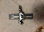 Vintage 1966 FORD MUSTANG 289 LEFT FENDER EMBLEM (ORIGINAL), Ophalen of Verzenden, Zo goed als nieuw, Auto's