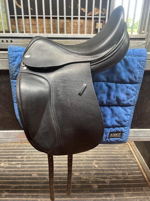 Diverse dressuurzadels te koop – Jaguar, Prestige, KN, meer, Dieren en Toebehoren, Paarden en Pony's | Zadels, Gebruikt, Dressuur