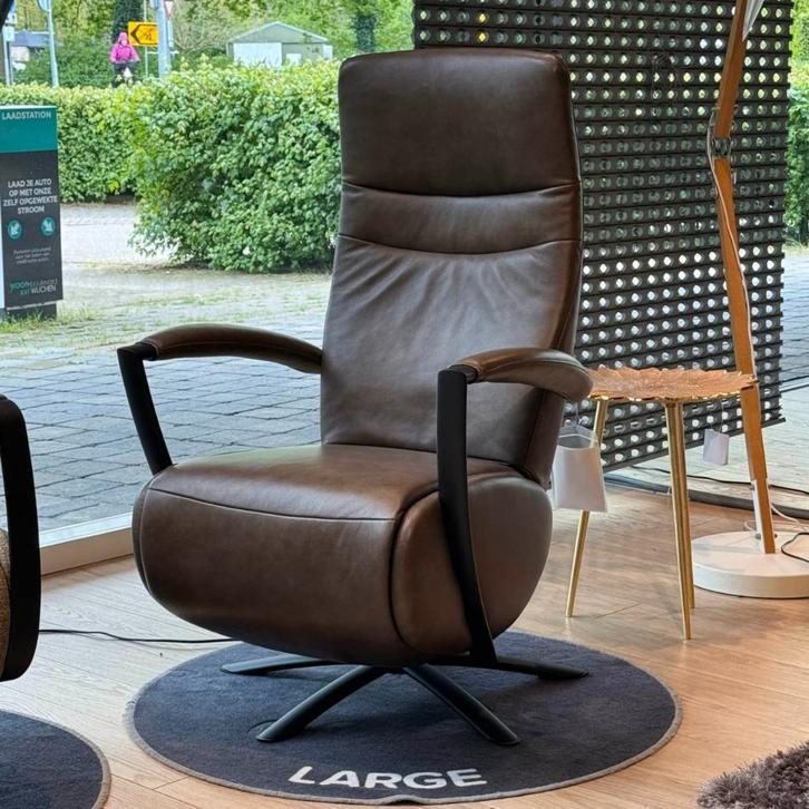 Inhouse Relaxfauteuil Twisto Leer Metalen Arm, Huis en Inrichting, Fauteuils, Nieuw, Leer, 50 tot 75 cm, 75 tot 100 cm, Ophalen