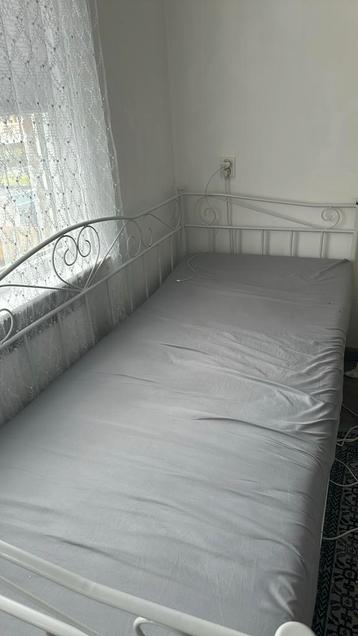 Bed compleet zonder matras 90x200