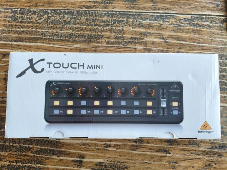 Behringer X-Touch Mini midi controller, Muziek en Instrumenten, Midi-apparatuur, Nieuw, Ophalen