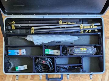 lowel lichtkoffer  (incl TOTA light, statieven, etc)  beschikbaar voor biedingen