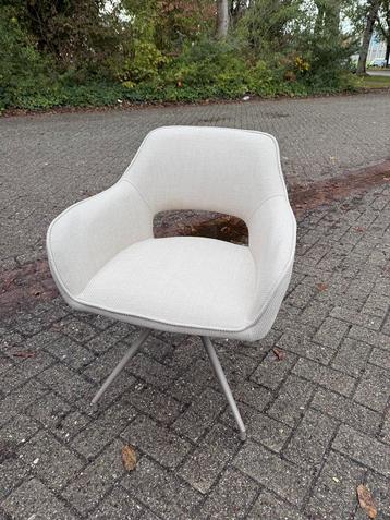 14 x Nieuwe Beige eetkamerstoelen draaibaar beschikbaar voor biedingen