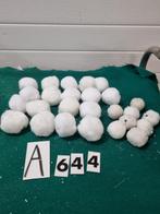 Sneeuwballen stof wit 25 stuks, [a644], Ophalen of Verzenden, 'T Olde Gre-j, Info@toldegrej.nl, Endepoelstraat 20f Didam