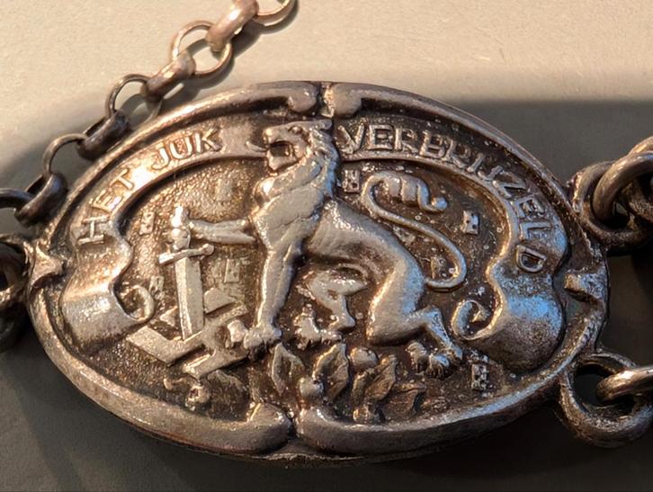 Bevrijdings armband (zilver), Antiek en Kunst, Antiek | Goud en Zilver, Zilver, Ophalen of Verzenden