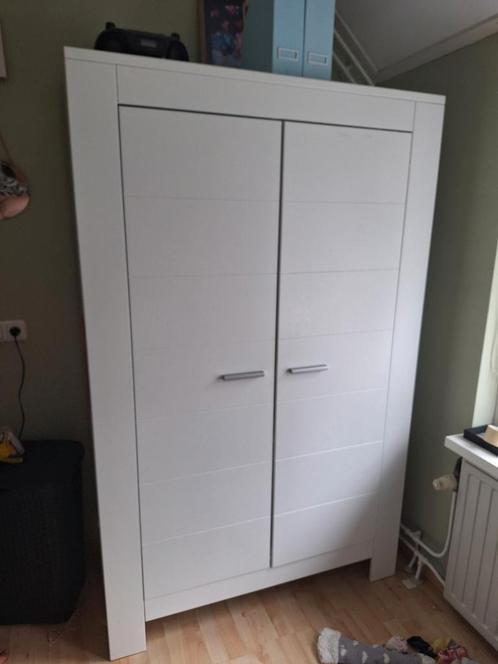 Degelijke witte kinderkledingkast te koop, Kinderen en Baby's, Kinderkamer | Commodes en Kasten, Gebruikt, 105 cm of meer, 100 cm of meer