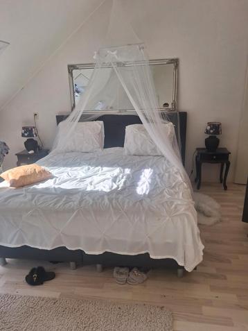 Zeer mooie boxspring te koop aangeboden  beschikbaar voor biedingen