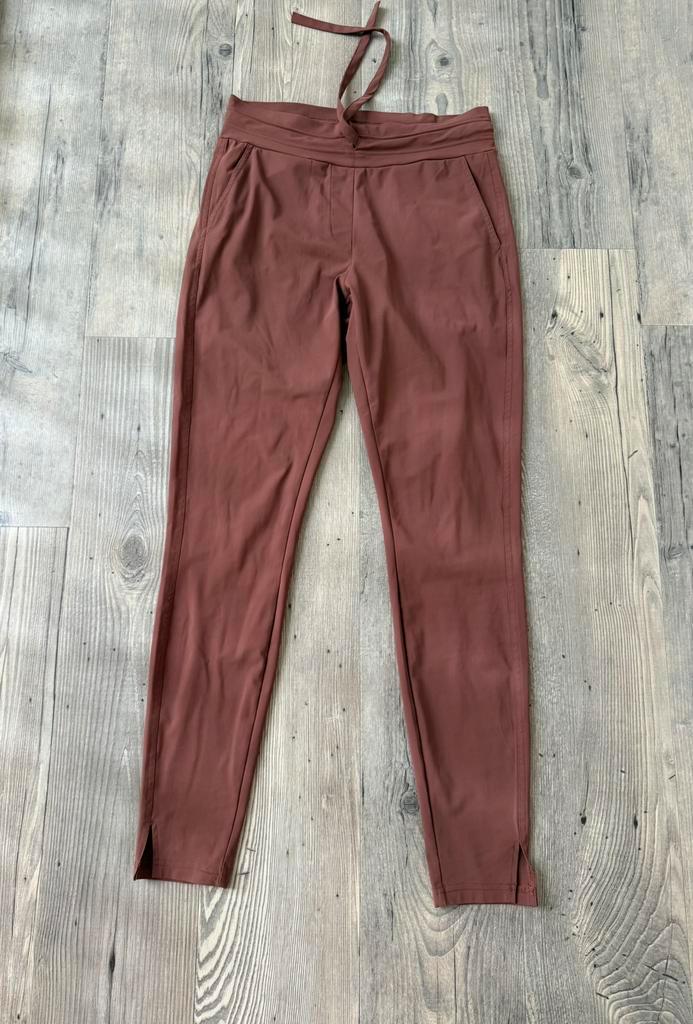 Nieuwe Studio Anneloes broek maat 38/40, Kleding | Dames, Broeken en Pantalons, Nieuw, Maat 38/40 (M), Bruin, Lang, Ophalen of Verzenden