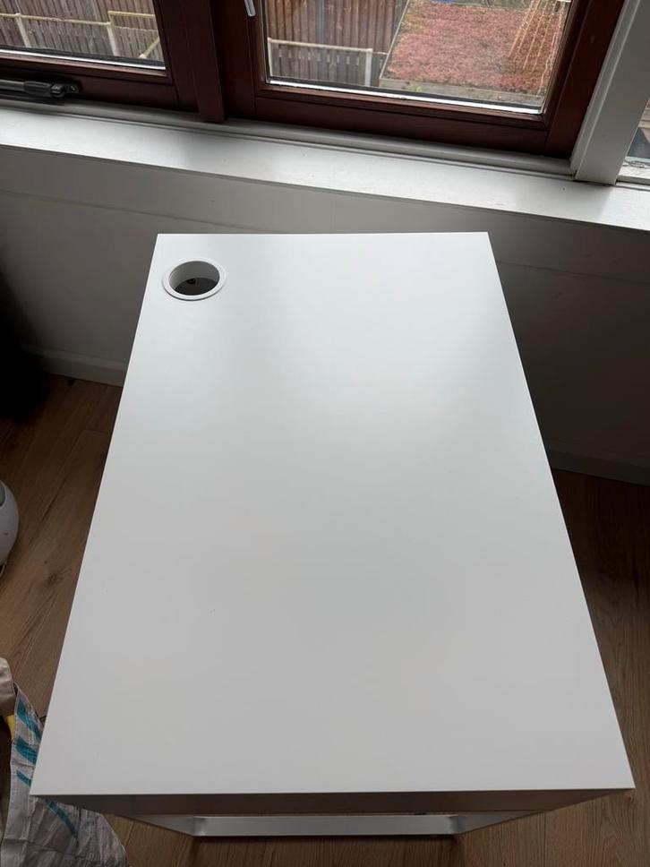Ikea Micke Bureau - Wit, Huis en Inrichting, Bureaus, Zo goed als nieuw, Bureau, Ophalen of Verzenden