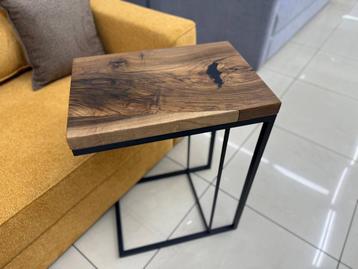 Epoxy Notenhout Tafel - Handgemaakt & Modern beschikbaar voor biedingen