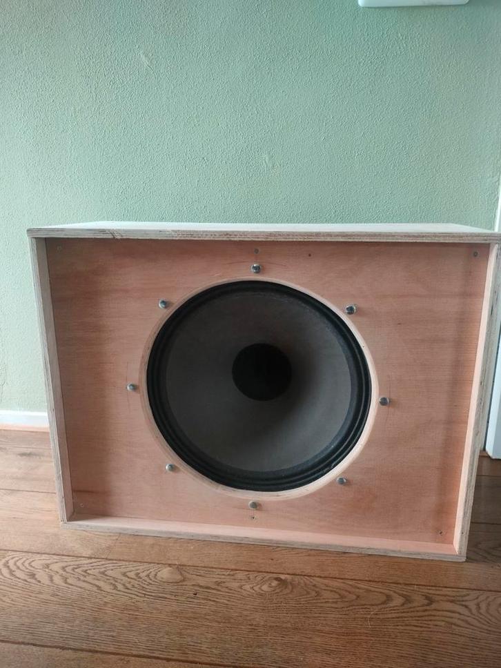 Celestion G18-200 speaker in zelfbouw kast., Muziek en Instrumenten, Versterkers | Bas en Gitaar, Gebruikt, Basgitaar, 100 watt of meer