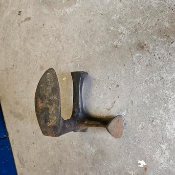 Schoenlees beschikbaar voor biedingen