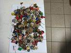 Ouderwetse speldjes, sigarenkistje vol, ongeveer 165 stuks.., Verzamelen, Speldjes, Pins en Buttons, Ophalen of Verzenden, Gebruikt