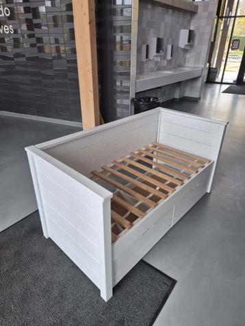 kinderbed beschikbaar voor biedingen